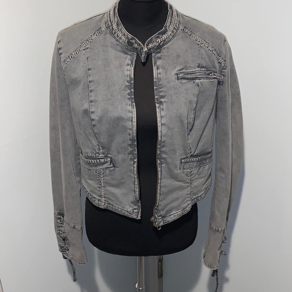 FREE PEOPLE distressed denim crop jacket